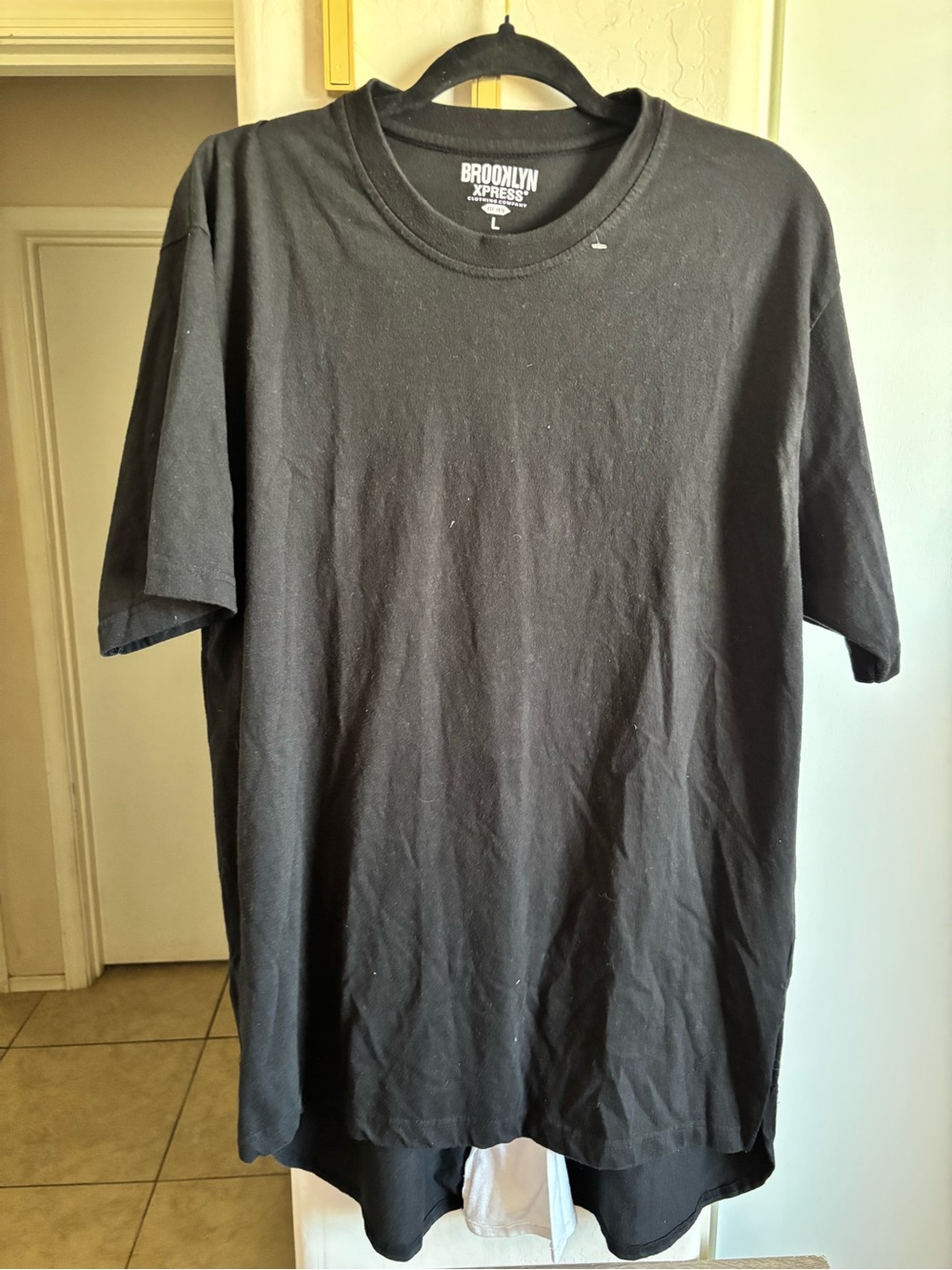 NWOT Men’s Brooklyn Xpeess Fishtail Black Crew Neck T-Shirt, Size L